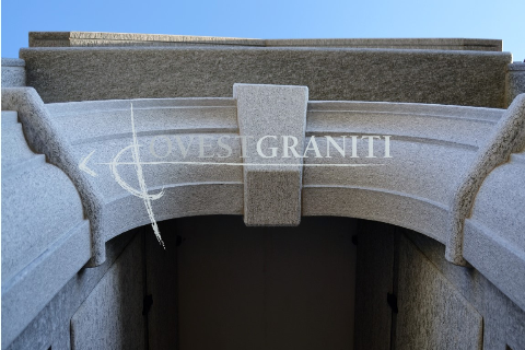 Cappella funeraria in pietra di luserna
