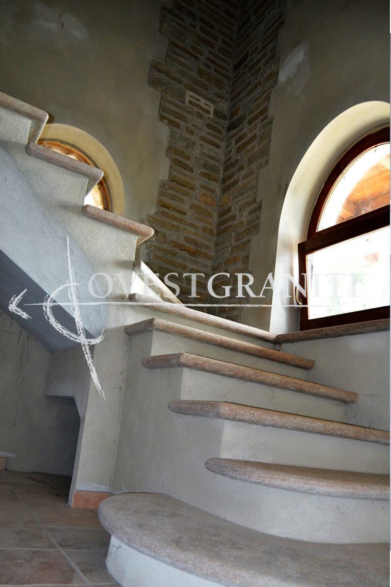 Ovest graniti piano fiammato scale Scala in pietra di luserna