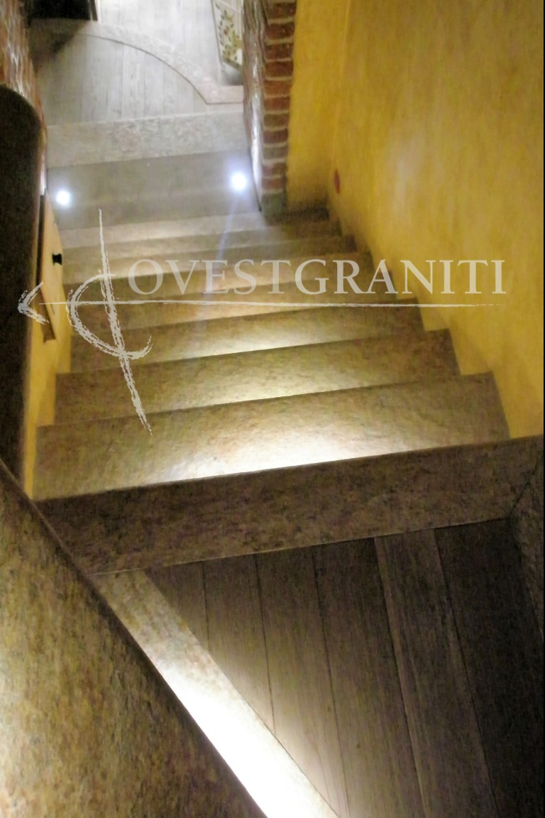 Ovest graniti piano fiammato scale Scala in pietra di luserna